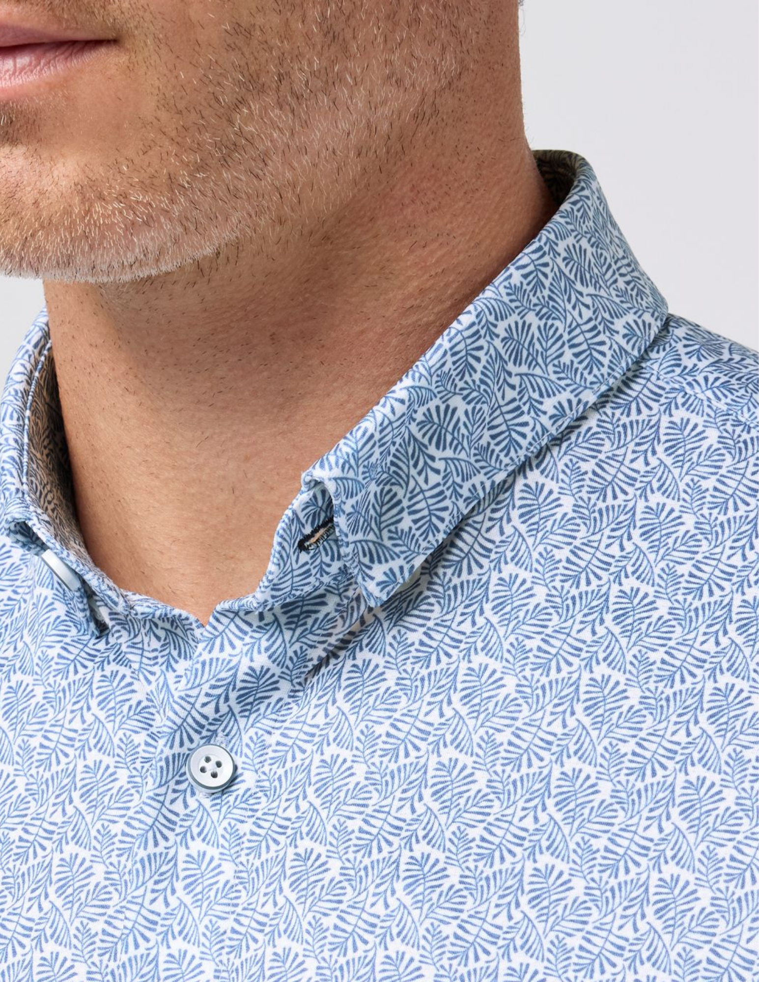 Mizzen & Main Halyard SS Dress Shirt Trim Fit- Coastal Fjord Palm Print